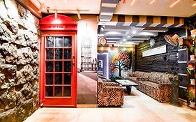 Collection O Circus Avenue Road Formerly Hotel Rockstar